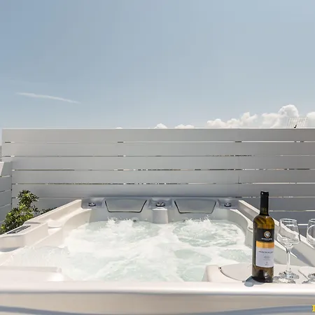 Aphrodite Luxury Apartment