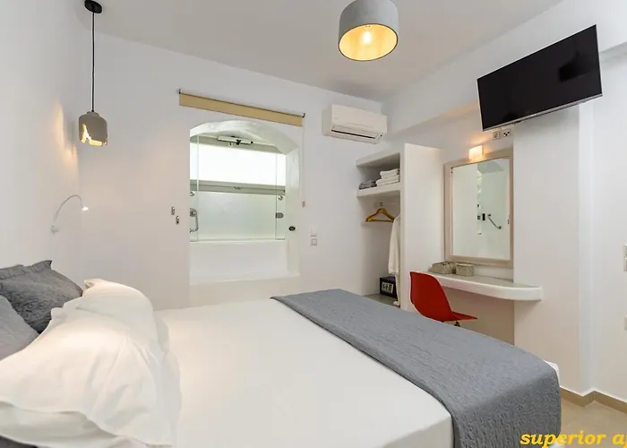 Aphrodite Luxury איוס פרוקופיוס