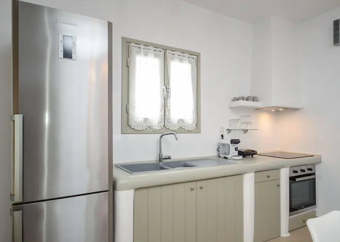 Aphrodite Luxury איוס פרוקופיוס